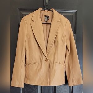 EUC BCBG MaxAzria Women's Genuine Leather One Button Tan Blazer - Size 6